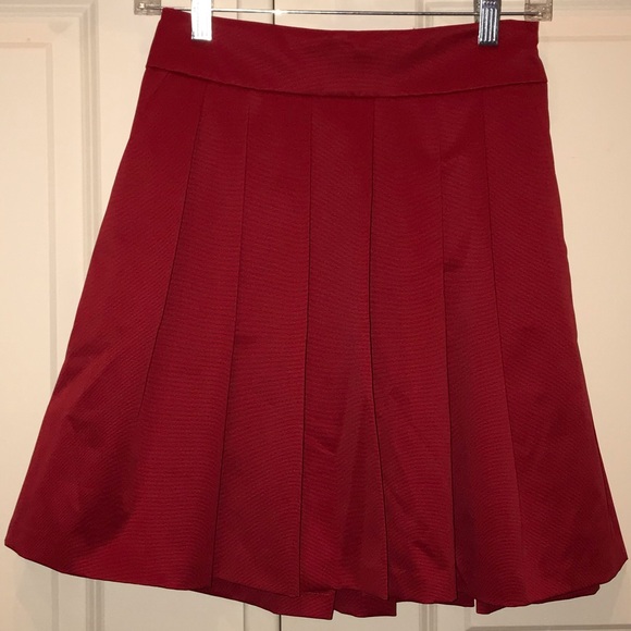 Ann Taylor Dresses & Skirts - Ann Taylor Red Pleated Skirt Size 0P